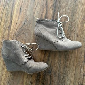 Arizona Jean Co. suede wedges.